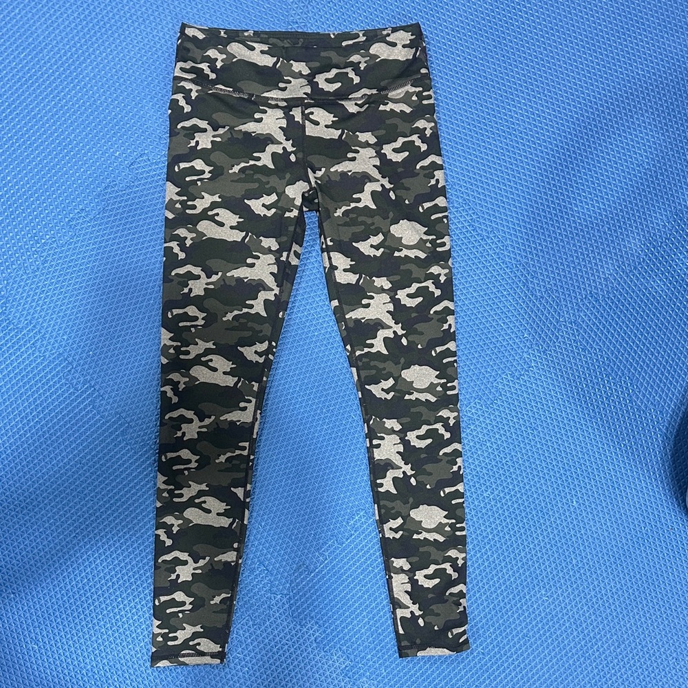 Fabletics Women’s Green Camouflage Leggings